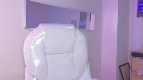        online show from February 5, 12:09 pm