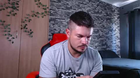 blueeyeboy0 online show from March 2, 9:38 am