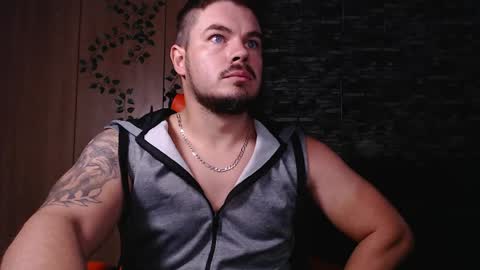 blueeyeboy0 online show from May 7, 9:49 am