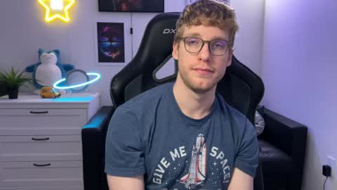 blueeyedtallguy online show from December 4, 9:29 pm