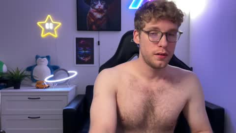 blueeyedtallguy online show from December 7, 2:58 am