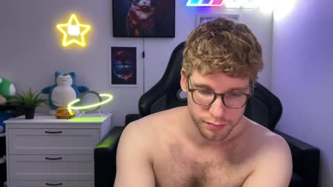 blueeyedtallguy online show from December 4, 4:59 am