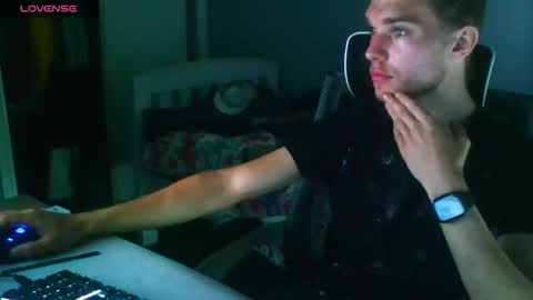 bluegaze6227724 online show from December 4, 8:03 am