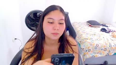  Hey guysI am BrendaWelcome my room online show from November 25, 9:35 pm