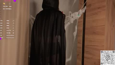 Dolores online show from October 31, 6:25 am