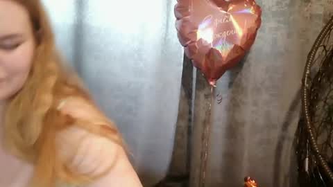 blushing_star online show from May 13, 3:10 pm