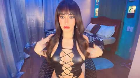 bombshelllaurax online show from May 4, 1:28 pm