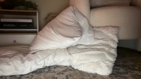 Snapshot of bonnettbonett chatting on February 10, 4:30 am BonnettBonett   I cam from 4pm- 12am central time Costa Rica online show from February 10, 4:30 am