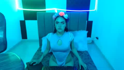 Bonnie online show from November 27, 3:31 pm