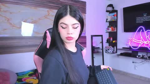 becky online show from November 25, 8:18 pm