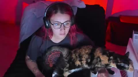 Bonnie Help me reach 500 likes online show from October 21, 10:35 pm