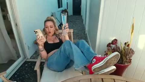 Miley online show from June 17, 1:32 am