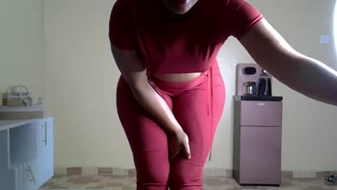 Snapshot of bootieshakess chatting on February 23, 7:33 am bootieshakess online show from February 23, 7:33 am