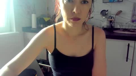 Klaras room online show from May 13, 8:35 am