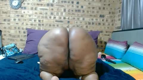 bootytwerkxxx online show from April 1, 1:39 am