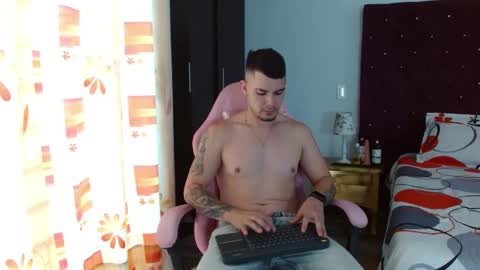 booyhott_ online show from October 29, 6:41 pm