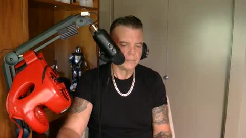 Snapshot of boss1420 chatting on September 17, 10:02 pm BOSS online show from September 17, 10:02 pm