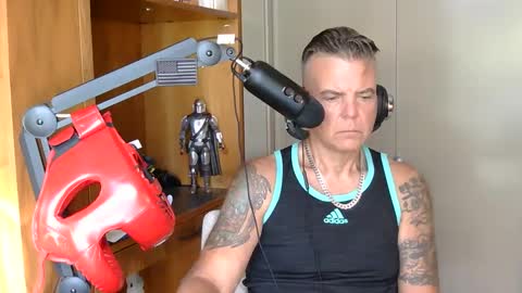 Snapshot of boss1420 chatting on October 7, 5:20 pm BOSS online show from October 7, 5:20 pm