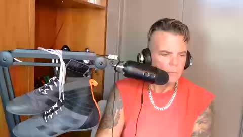 Snapshot of boss1420 chatting on October 12, 9:27 pm BOSS online show from October 12, 9:27 pm