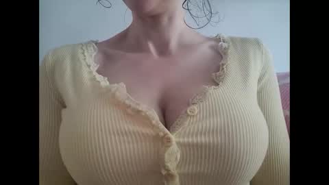 Bouncy Queen Majesty online show from June 10, 7:24 pm