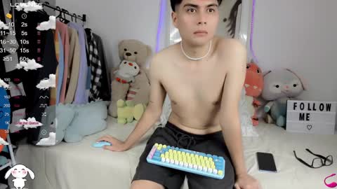 Aaron online show from February 18, 5:09 pm