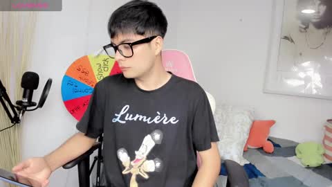 Aaron online show from January 6, 6:20 pm