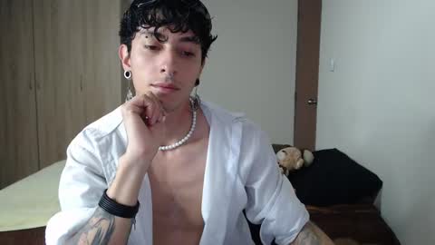 Boy Astro online show from February 28, 1:05 am