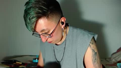 Edward ftm trans queerslave online show from December 2, 9:35 pm