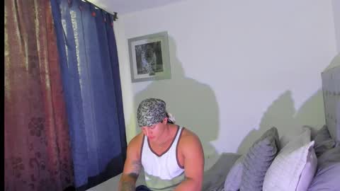 boys_blackandwhite online show from November 30, 9:44 pm