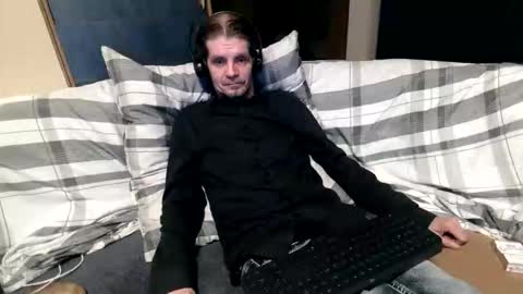 bponie1 online show from April 18, 2:35 am