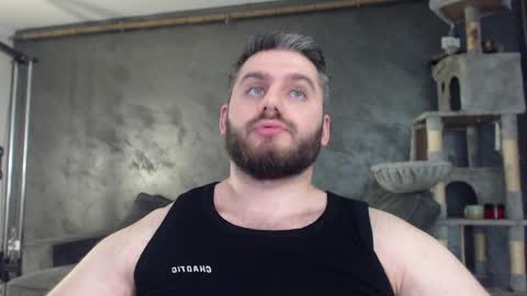 Snapshot of brad_pittfall chatting on December 21, 1:42 pm ask me online show from December 21, 1:42 pm