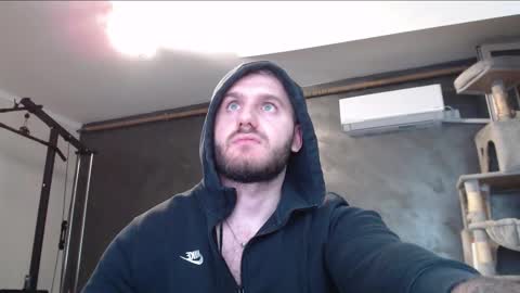 Snapshot of brad_pittfall chatting on September 23, 8:15 pm ask me online show from September 23, 8:15 pm