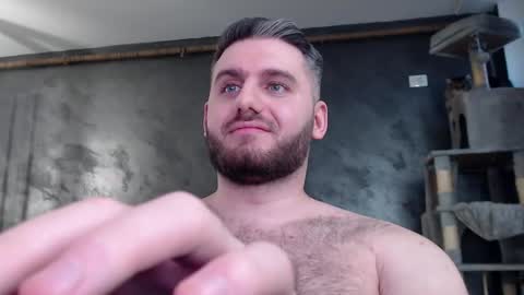 Snapshot of brad_pittfall chatting on February 13, 3:03 pm ask me online show from February 13, 3:03 pm