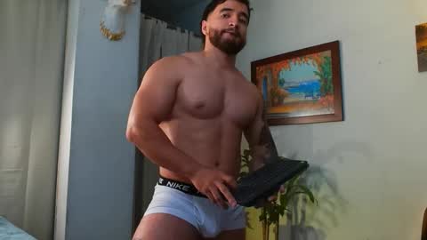 Bradley Martinez online show from February 27, 11:08 pm