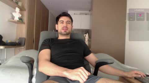 Snapshot of bradley_muscle chatting on September 17, 7:17 pm Bradley online show from September 17, 7:17 pm