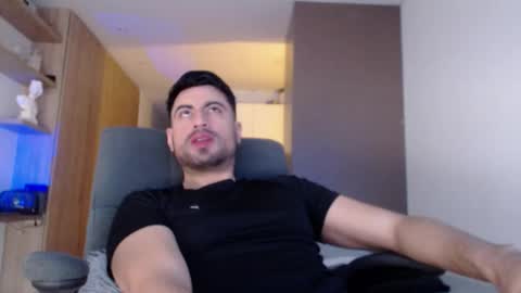 Snapshot of bradley_muscle chatting on October 21, 6:55 pm Bradley online show from October 21, 6:55 pm