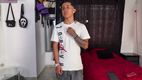 Bradley Strong online show from February 5, 9:29 pm