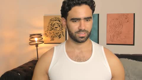 bradleymartin7 online show from March 12, 2:04 am