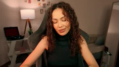 Lilly online show from December 2, 12:03 pm