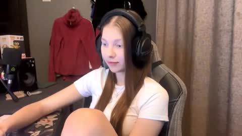 Alice online show from November 3, 3:13 pm