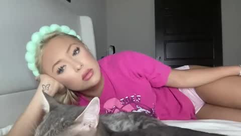 Skyyybanks online show from May 16, 4:20 am