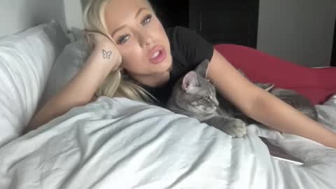 Skyyybanks online show from May 1, 4:28 am