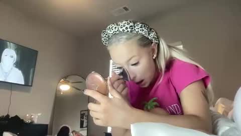 Skyyybanks online show from April 18, 7:58 pm