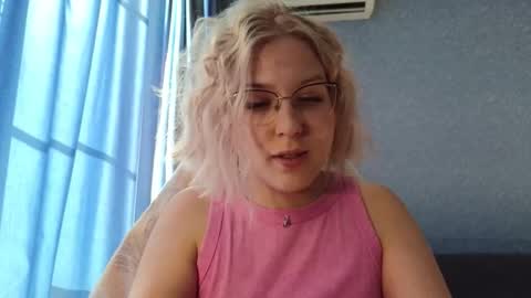 Snapshot of brandy__stars chatting on September 20, 5:32 am Belle online show from September 20, 5:32 am