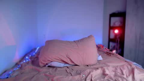 Snapshot of brandy_queen chatting on October 16, 7:13 pm Aurorabut ur dad just calls me Rory online show from October 16, 7:13 pm