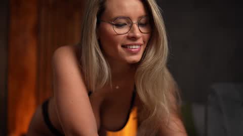 Alex online show from February 8, 4:47 am