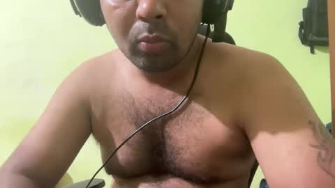 dont tell me u like to see me if you cant follow me online show from February 19, 4:11 pm