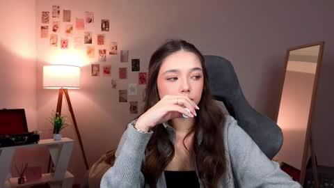 Rachel online show from February 3, 7:29 pm