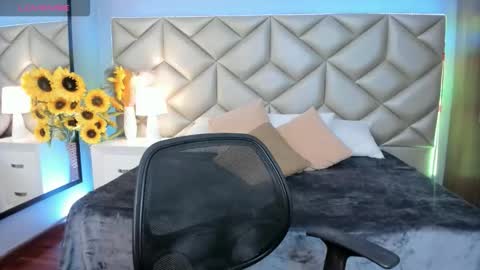   online show from January 12, 7:32 pm