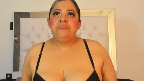 Brenda  online show from December 18, 11:38 am